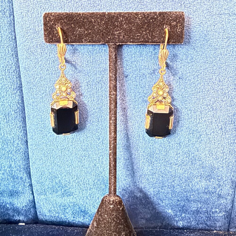 Vintage Classic Earrings Gold, Black & Pearl Earrings Holiday Special Occasion - Picture 2 of 8